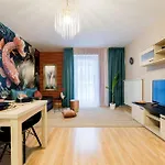 Chic Downtown Getaway